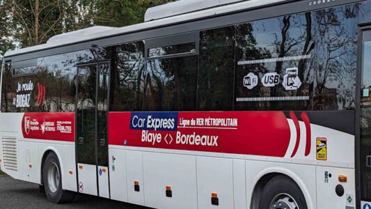 Un des Cars Express reliant Bordeaux et Blaye, opéré par Transdev